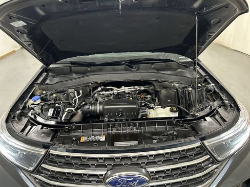 Used 2022 Ford Explorer XLT w/ Class IV Trailer Tow Package AWD/4WD image 24
