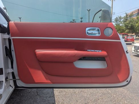 Used 2018 Rolls-Royce Dawn RWD image 12
