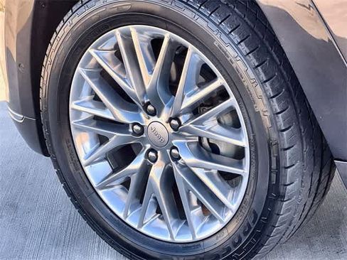 Used 2018 Jeep Grand Cherokee Summit image 9