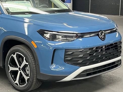 New 2026 Volkswagen Tiguan SE image 43