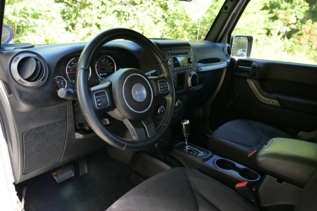Used 2015 Jeep Wrangler Sport w/ Quick Order Package 24S AWD/4WD image 2