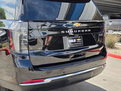 Certified 2025 Chevrolet Suburban LT w/ Comfort Package image 5