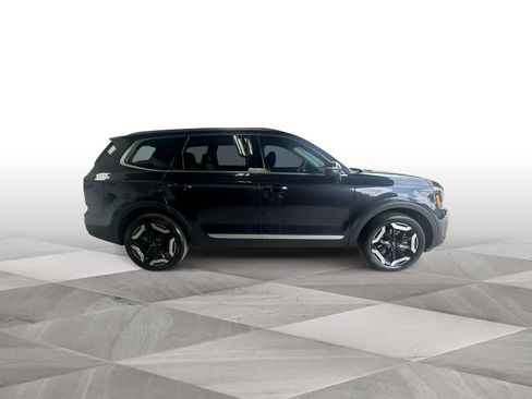 Used 2025 Kia Telluride S FWD image 9