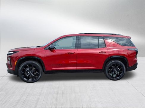 Used 2024 Chevrolet Traverse RS w/ LPO, Floor Liner Package image 7