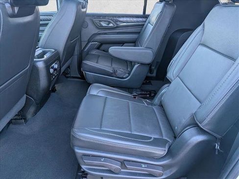 Used 2023 GMC Yukon XL Denali image 19