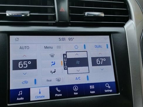Used 2019 Ford Fusion SE FWD image 16