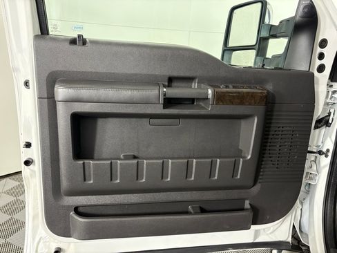 Used 2015 Ford F350 Platinum image 15