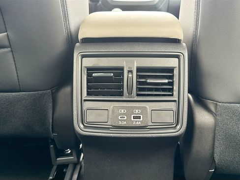 Used 2026 Subaru Forester Premium AWD/4WD image 31