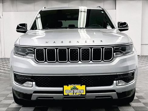 Used 2023 Jeep Wagoneer Series III w/ Preferred Equipment Group AWD/4WD image 4