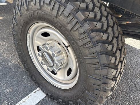 Used 2024 Ford F350 XL w/ XL Chrome Package image 4