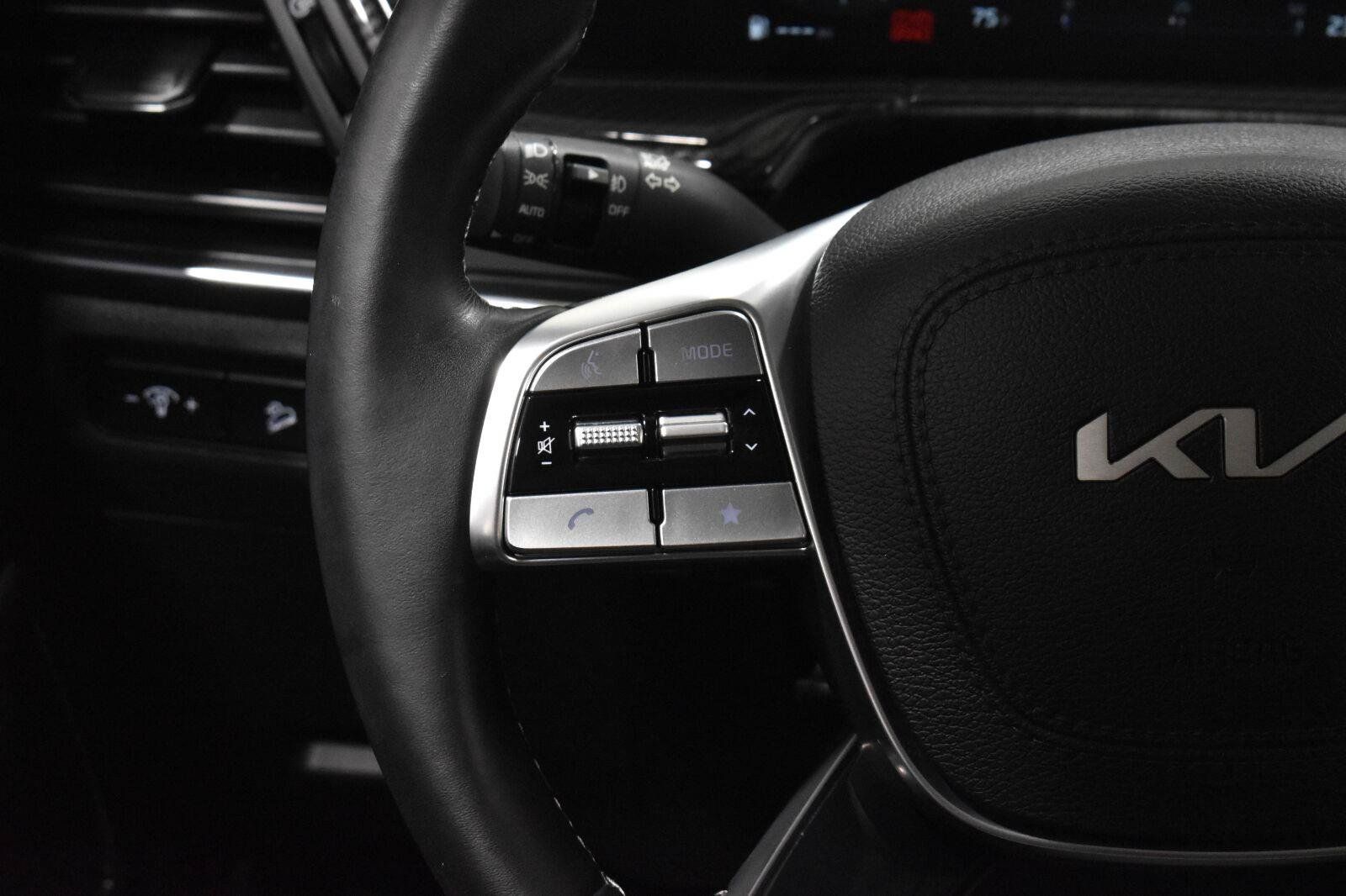 Used 2023 Kia Telluride SX Prestige AWD/4WD image 9