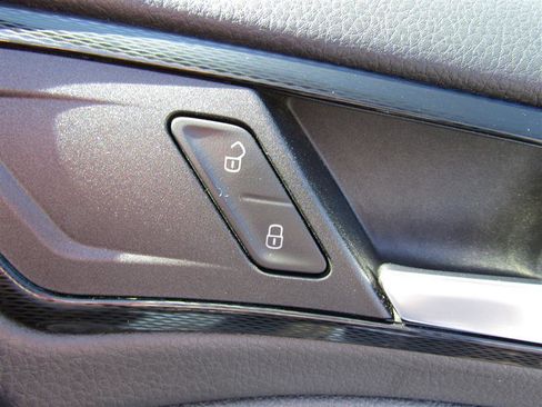 Used 2017 Volkswagen GTI SE image 29