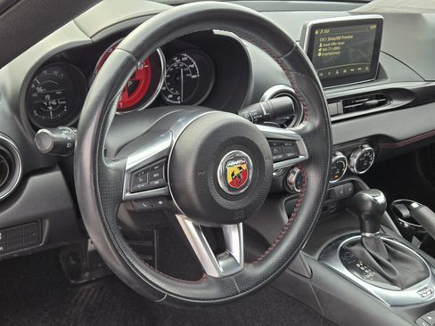 Used 2019 FIAT 124 Spider Abarth w/ Convenience Group RWD image 17
