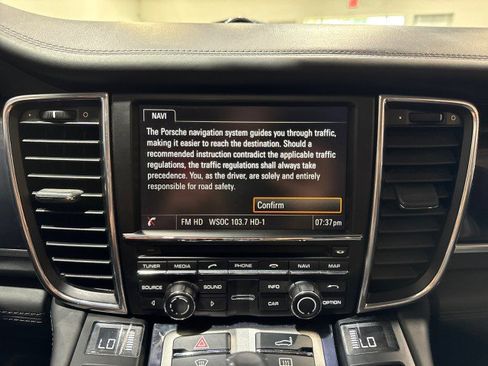 Used 2014 Porsche Panamera 4S Executive image 65