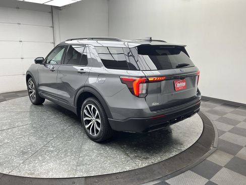 Certified 2025 Ford Explorer ST-Line AWD/4WD image 2