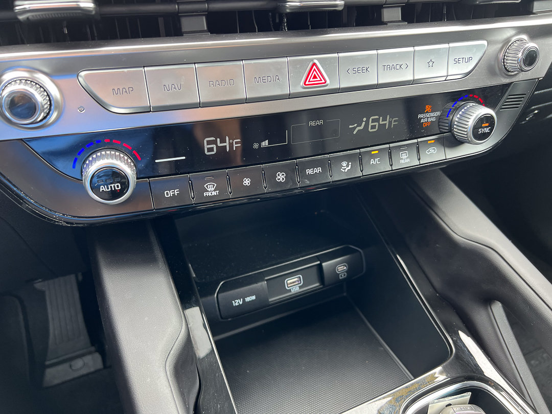 Used 2025 Kia Telluride LX FWD image 25