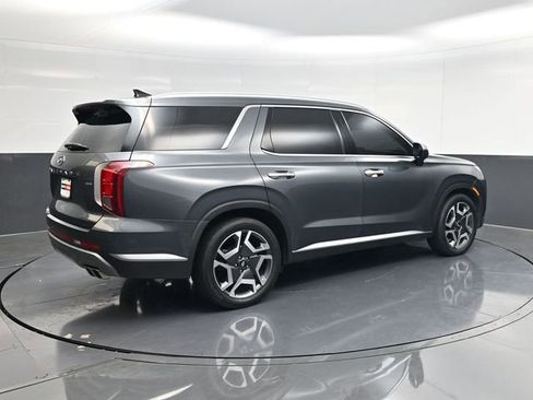 Used 2023 Hyundai Palisade SEL image 3