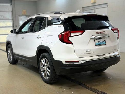 Used 2022 GMC Terrain SLT w/ Infotainment Package II AWD/4WD image 7