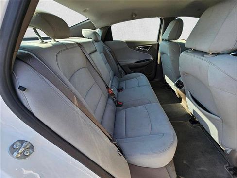 Used 2025 Chevrolet Malibu LT FWD image 18