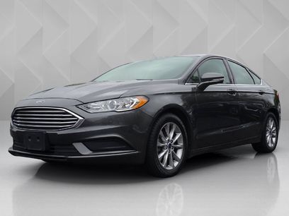 Used 2017 Ford Fusion SE w/ Fusion SE Technology Package