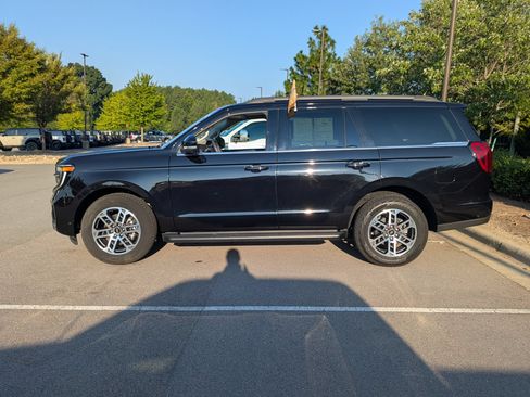 Certified 2025 Ford Expedition Active AWD/4WD image 7