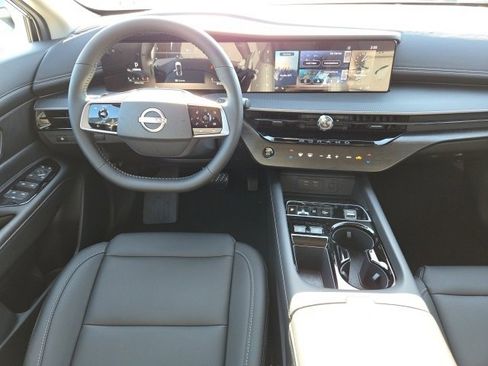 Certified 2025 Nissan Murano SV image 12