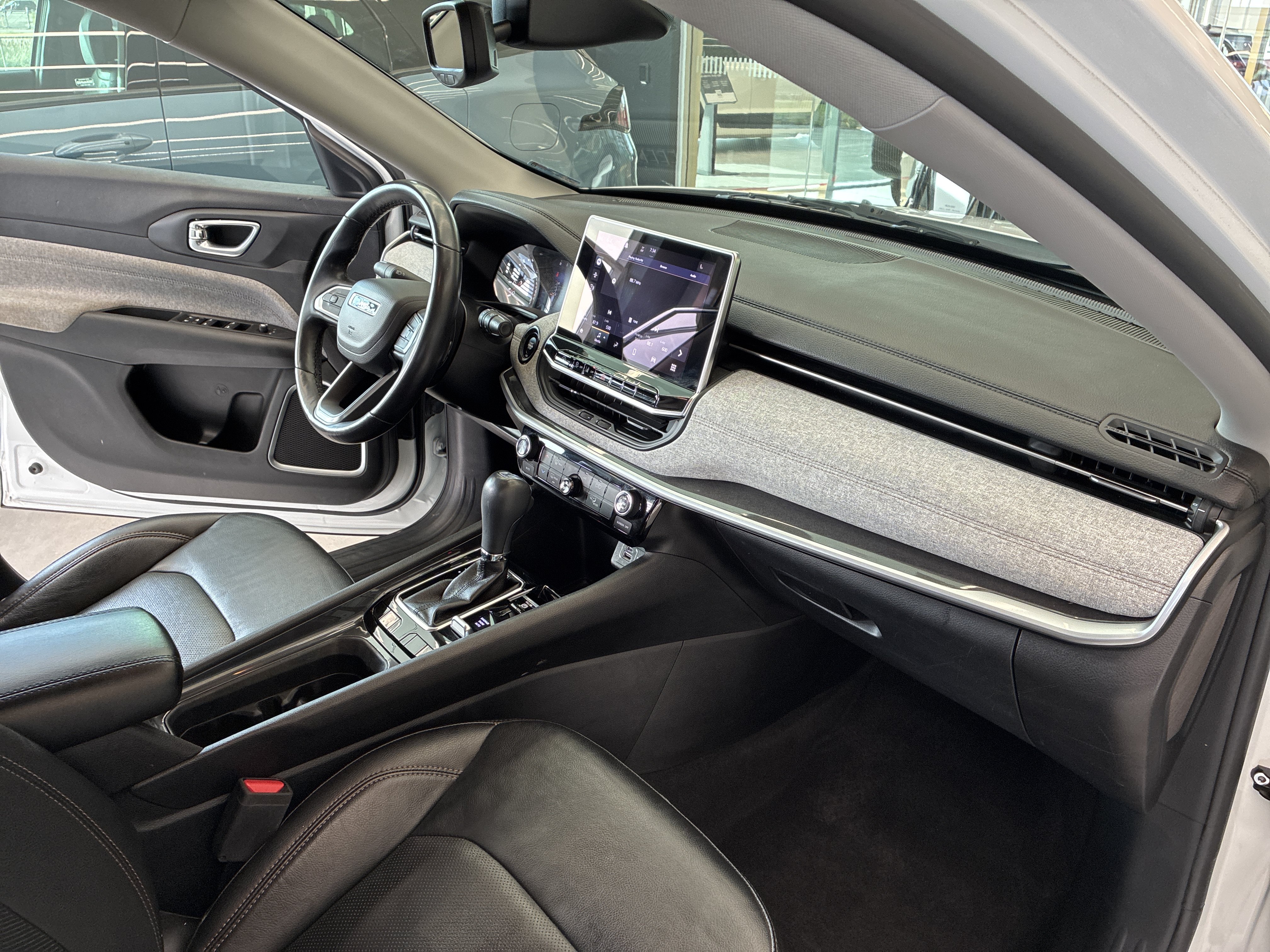 Certified 2022 Jeep Compass Latitude AWD/4WD image 17