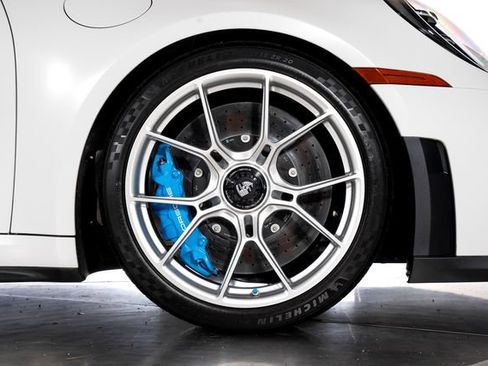 Used 2026 Porsche 911 GT3 RWD image 13