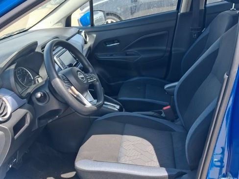 Used 2024 Nissan Versa SV FWD image 5
