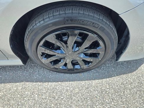 Used 2020 Toyota Camry LE FWD image 12