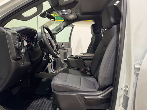 Used 2022 Chevrolet Silverado 2500 Custom w/ Custom Value Package image 12