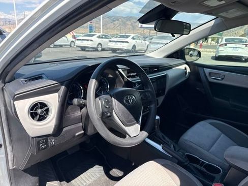 Used 2019 Toyota Corolla LE w/ Carpet Mat Package (TMS) FWD image 10