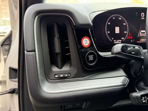 Certified 2026 Porsche Cayenne AWD/4WD image 21