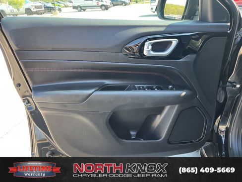 Used 2024 Jeep Compass Trailhawk AWD/4WD image 6