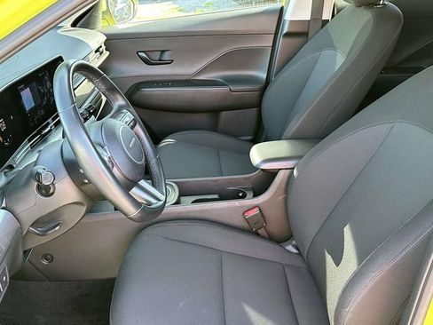 Used 2025 Hyundai Kona SEL FWD image 9