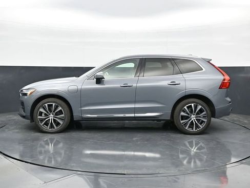 Used 2022 Volvo XC60 T8 Inscription Expression w/ Advanced Package AWD/4WD image 4