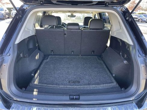Used 2022 Volkswagen Tiguan SE image 22