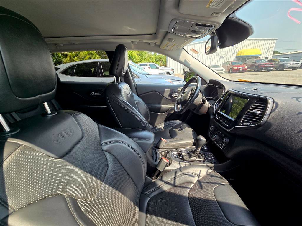 Used 2019 Jeep Cherokee Limited w/ Luxury Group AWD/4WD image 9