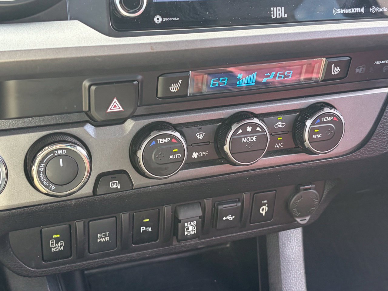 Used 2023 Toyota Tacoma TRD Off-Road w/ TRD Premium Off Road Package AWD/4WD image 9