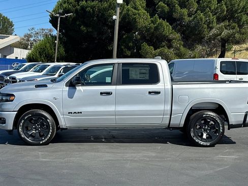 New 2026 RAM 1500 4x4 Crew Cab image 7