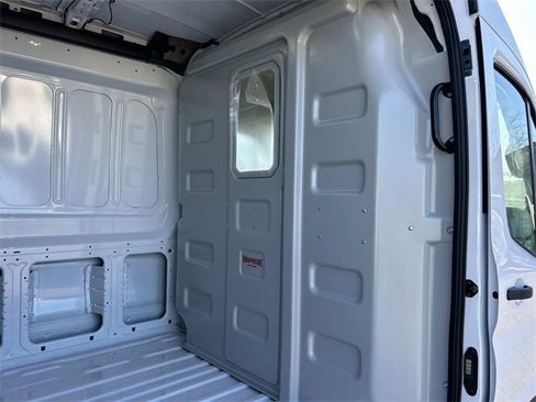 New 2025 Ford Transit 250 148 Medium Roof image 18