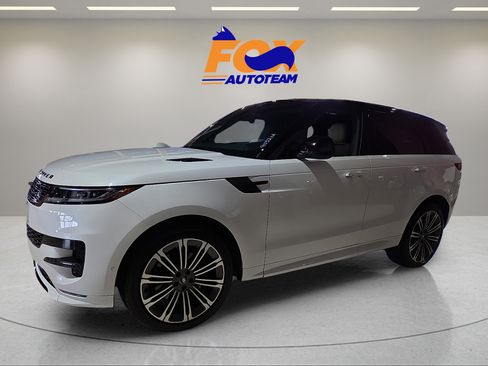 Used 2024 Land Rover Range Rover Sport Dynamic SE AWD/4WD image 2