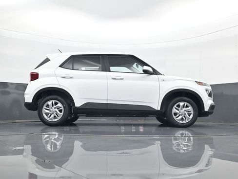 New 2026 Hyundai Venue SE FWD image 24