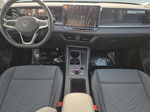 New 2026 Volkswagen Tiguan SE FWD image 13