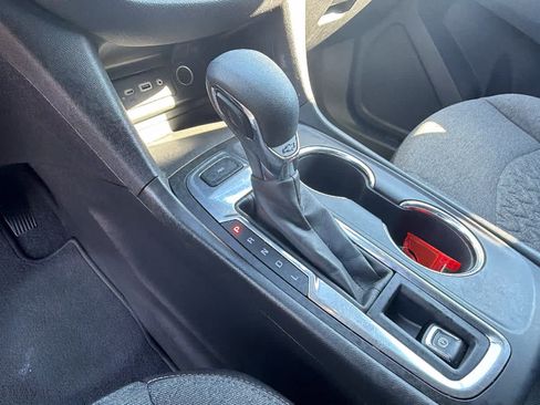 Used 2023 Chevrolet Equinox LT AWD/4WD image 13