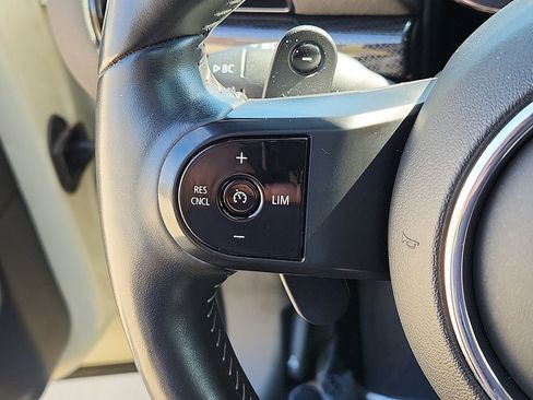 Used 2022 MINI Cooper Clubman S w/ Premium Package image 22