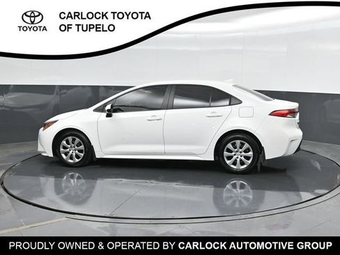 Used 2025 Toyota Corolla LE FWD image 9