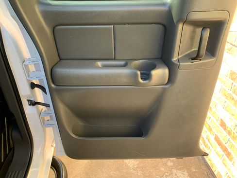 Used 2005 GMC Sierra 2500 SLE image 19