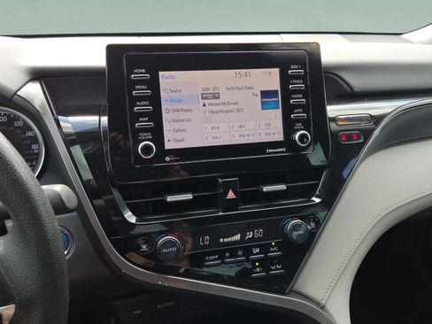Used 2022 Toyota Camry LE FWD image 20