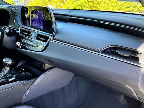 Used 2025 Lexus ES 350 image 17